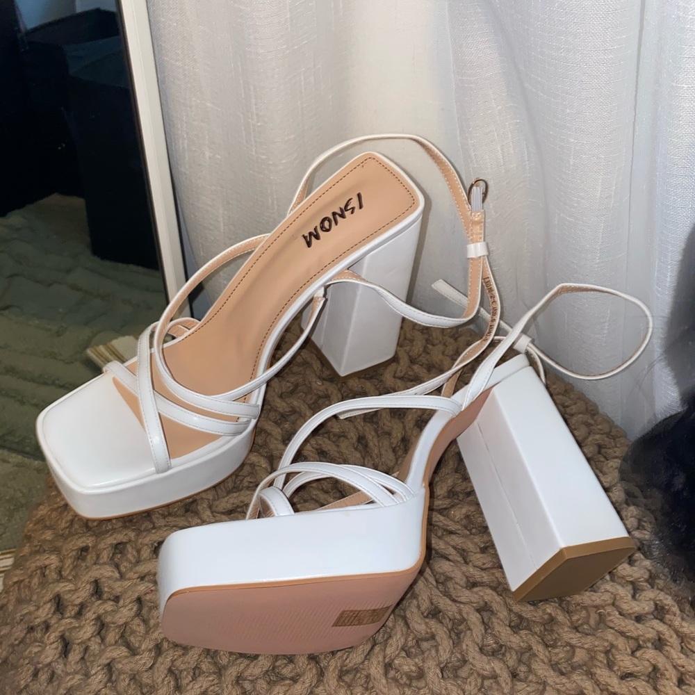 Women’s chunky heel platform heels white strappy size 9.5
